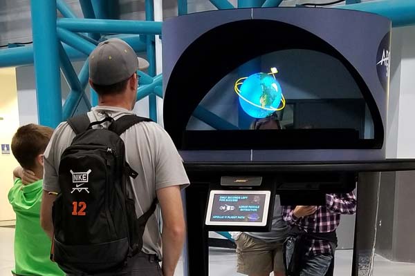 3D hologram display for museums